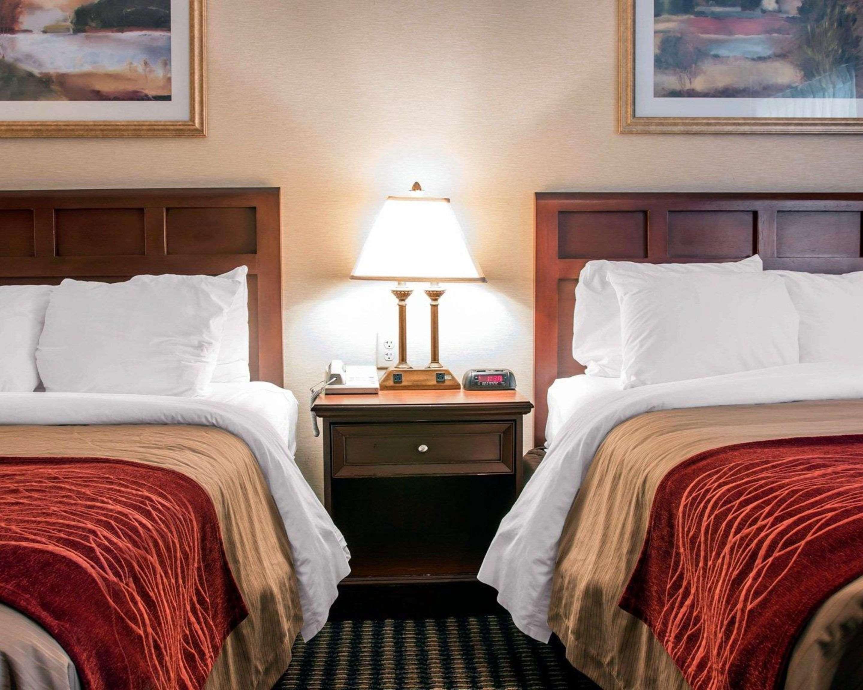 Comfort Inn Livonia Exterior photo